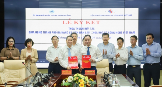 Đà Nẵng và Viện Hàn lâm Khoa học và Công nghệ Việt Nam ký kết hợp tác chiến lược về khoa học công nghệ, đổi mới sáng tạo và chuyển đổi số