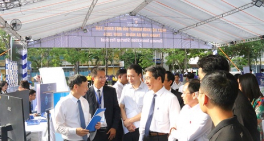 Gần 100 gian hàng trực tiếp và trực tuyến tại Ngày hội khởi nghiệp đổi mới sáng tạo thành phố Đà Nẵng - SURF 2024