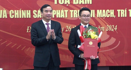 LỄ CÔNG BỐ QUYẾT ĐỊNH THÀNH LẬP TRUNG TÂM NGHIÊN CỨU, ĐÀO TẠO THIẾT KẾ VI MẠCH VÀ TRÍ TUỆ NHÂN TẠO