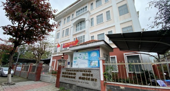 PHÒNG HỖ TRỢ KHỞI NGHIỆP SÁNG TẠO, TRUNG TÂM HỖ TRỢ KHỞI NGHIỆP ĐỔI MỚI SÁNG TẠO ĐÀ NẴNG NHẬN BẰNG KHEN CỦA CHỦ TỊCH ỦY BAN NHÂN DÂN THÀNH PHỐ