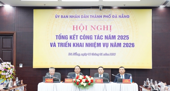 Sở Khoa học và Công nghệ Đà Nẵng nhận bằng khen của Chủ tịch UBND thành phố vì đã hoàn thành xuất sắc nhiệm vụ năm 2025