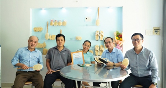 Thăm và làm việc với Dự án Xơ mướp Mộc Xơ