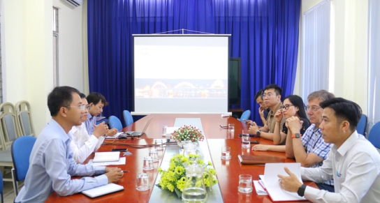 Tiếp và làm việc với đoàn công tác Trường Đại học Công nghệ thông tin và Truyền thông Việt - Hàn