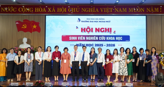 Trường Đại học Ngoại ngữ tổ chức Lễ Tổng kết và Trao giải Hội nghị Sinh viên Nghiên cứu Khoa học năm học 2025–2026