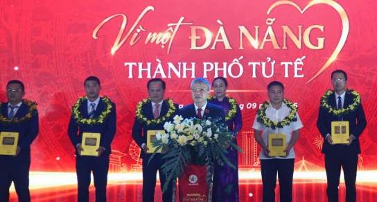 Vinh danh những cá nhân lan tỏa tinh thần phụng sự và trách nhiệm vì một Đà Nẵng tử tế